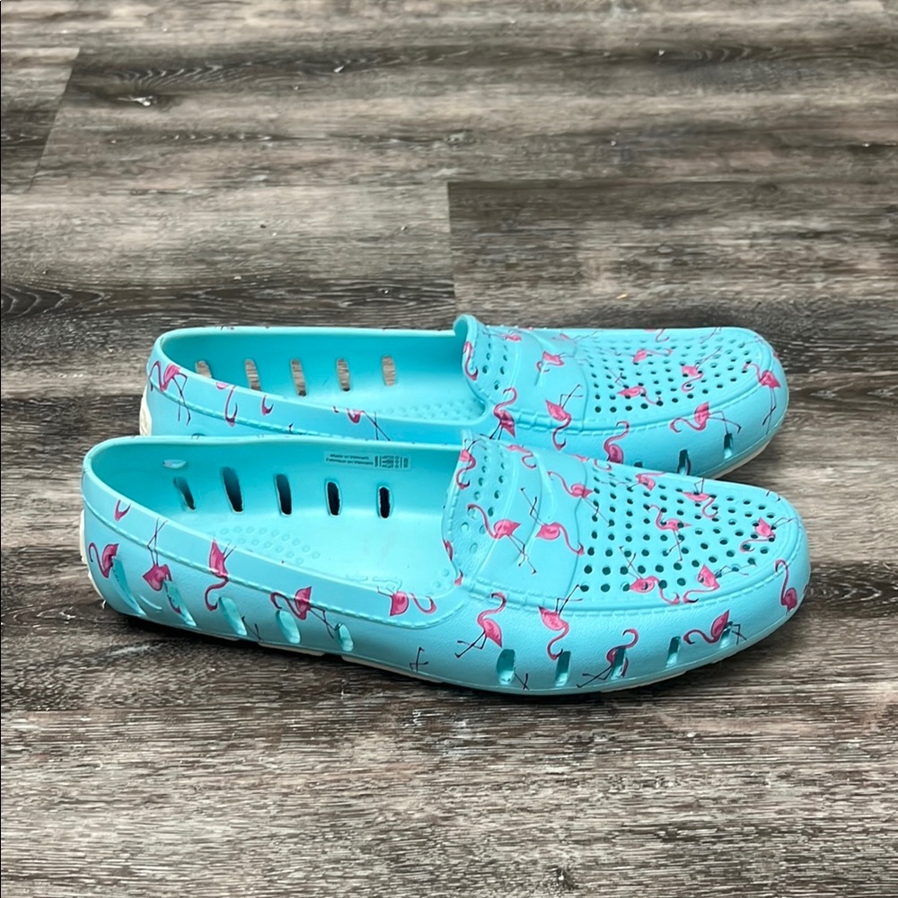 Women’s Flamingo Floafers size 8